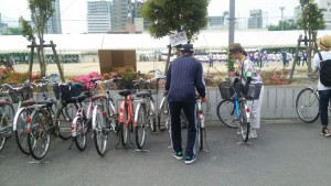 体育大会で駐輪場整備をしています