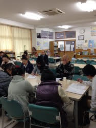 「○○さんはよう働いた!うちの店に来てもらいたいくらい!」と1年間の頑張りをねぎらう場面も(涙)☆